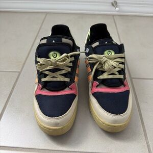 BAD BUNNY X FORUM POWERPHASE
'CATCH AND THROW' UNISEX